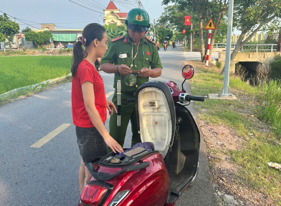 Công an xã An Quang: Tăng cường tuần tra, xử lý vi phạm, bảo đảm trật tự ATGT